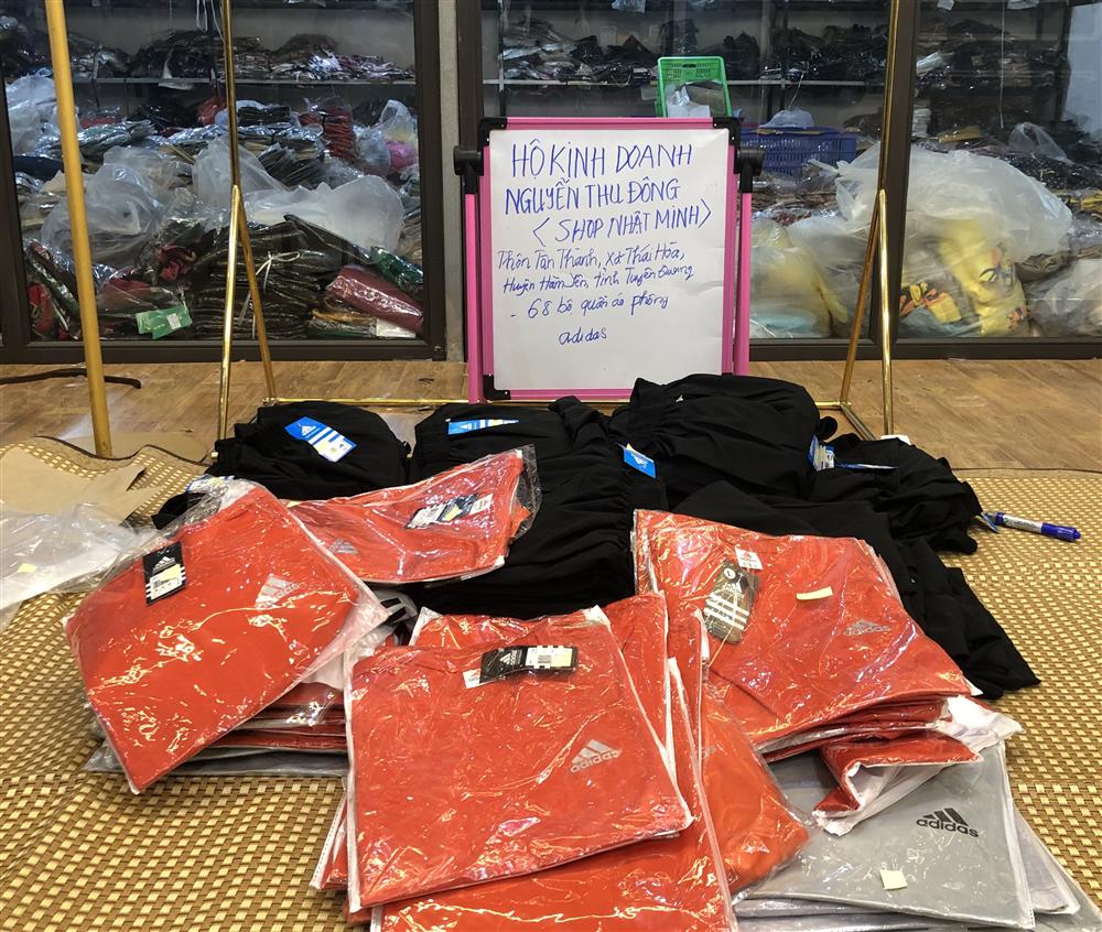 Tuyên Quang: Phát hiện cơ sở kinh doanh hàng giả mạo Nike, Adidas